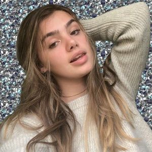 Meet your Posher, Ava